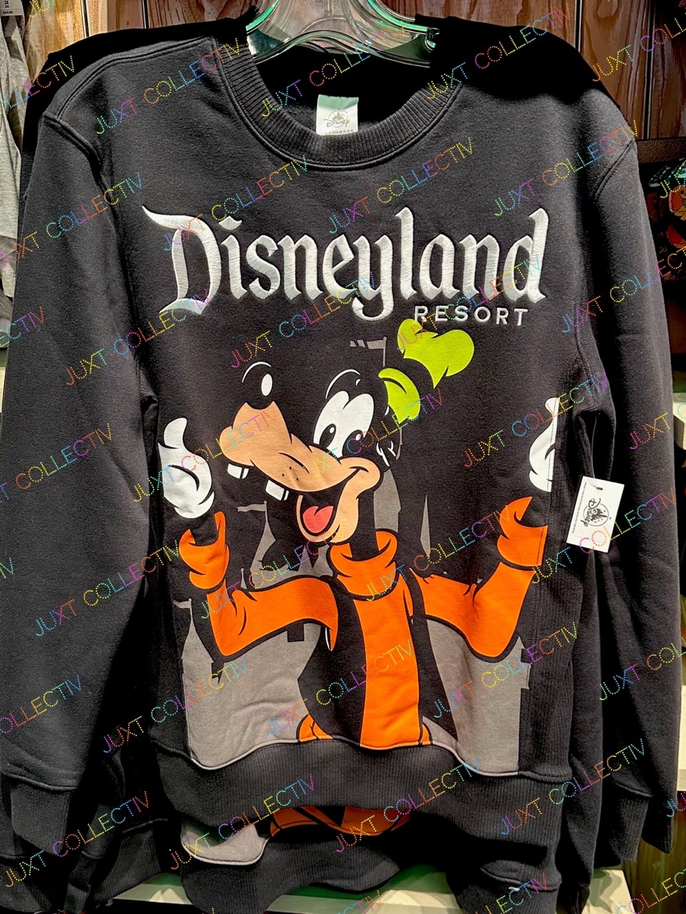 Disneyland Goofy Sweatshirt / Castle Embroidered Logo Pullover Crewneck Sweater